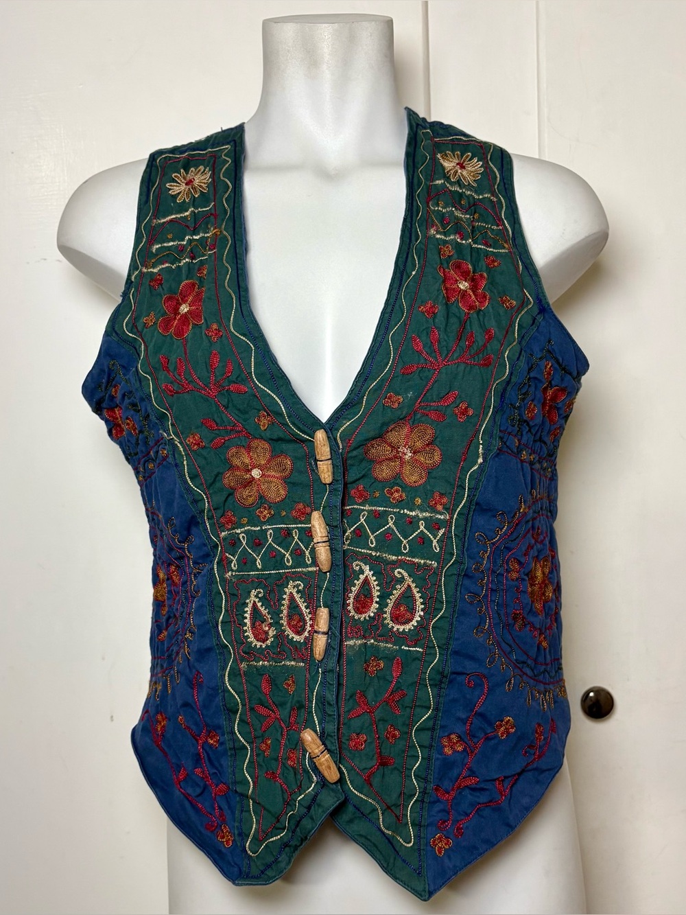 Vintage 90s Cotton Boho Embroidered Vest with Wood Toggle Buttons